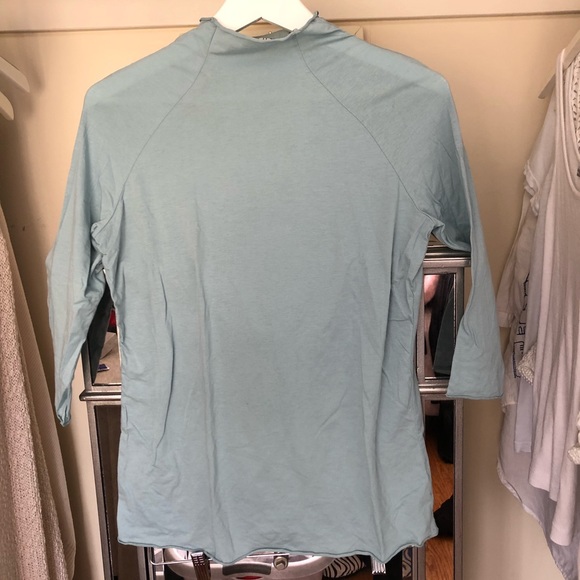 thin T-shirt - Picture 3 of 4